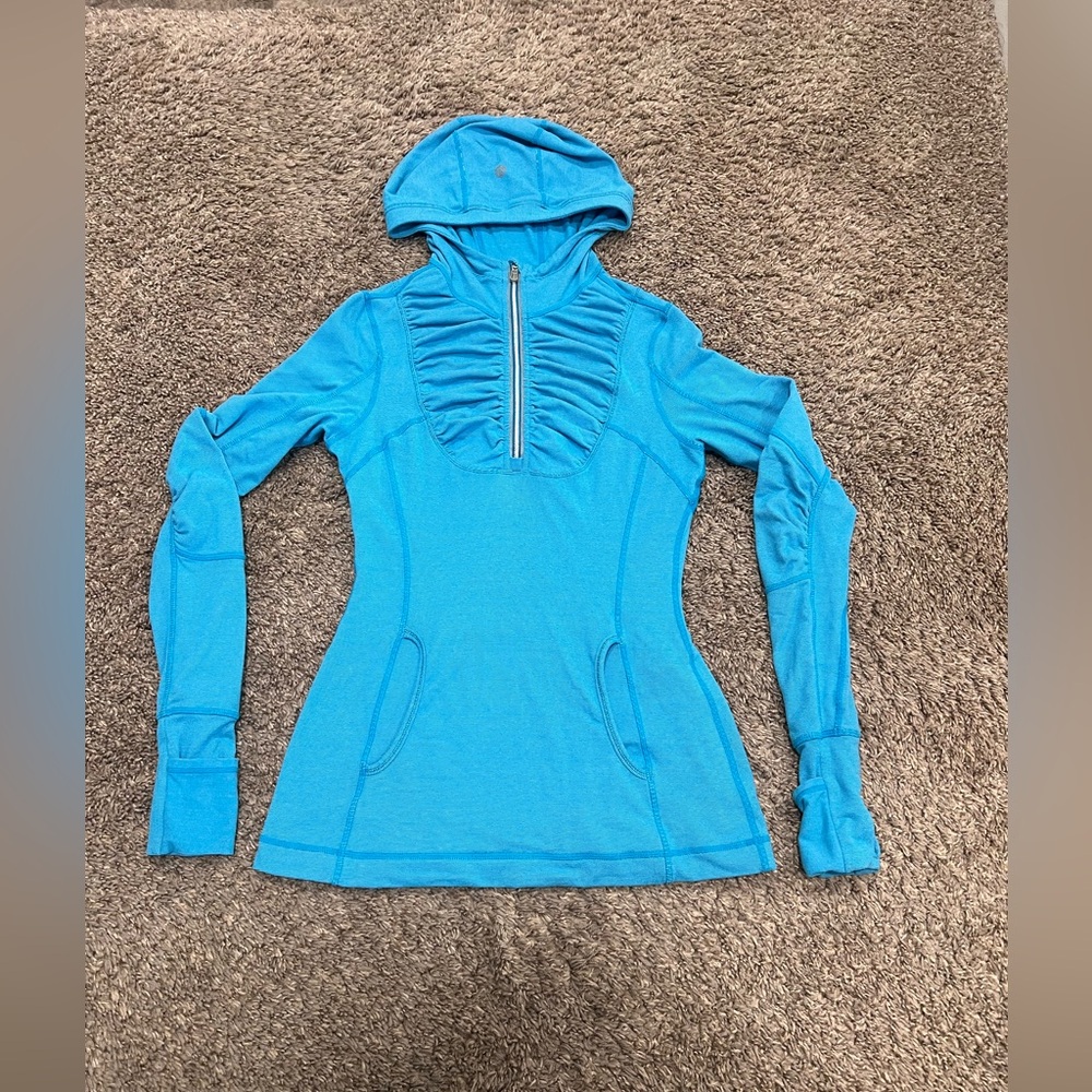 Lululemon Run Ambition Pullover hoodie in the color Snorkel Blue women’s size 4